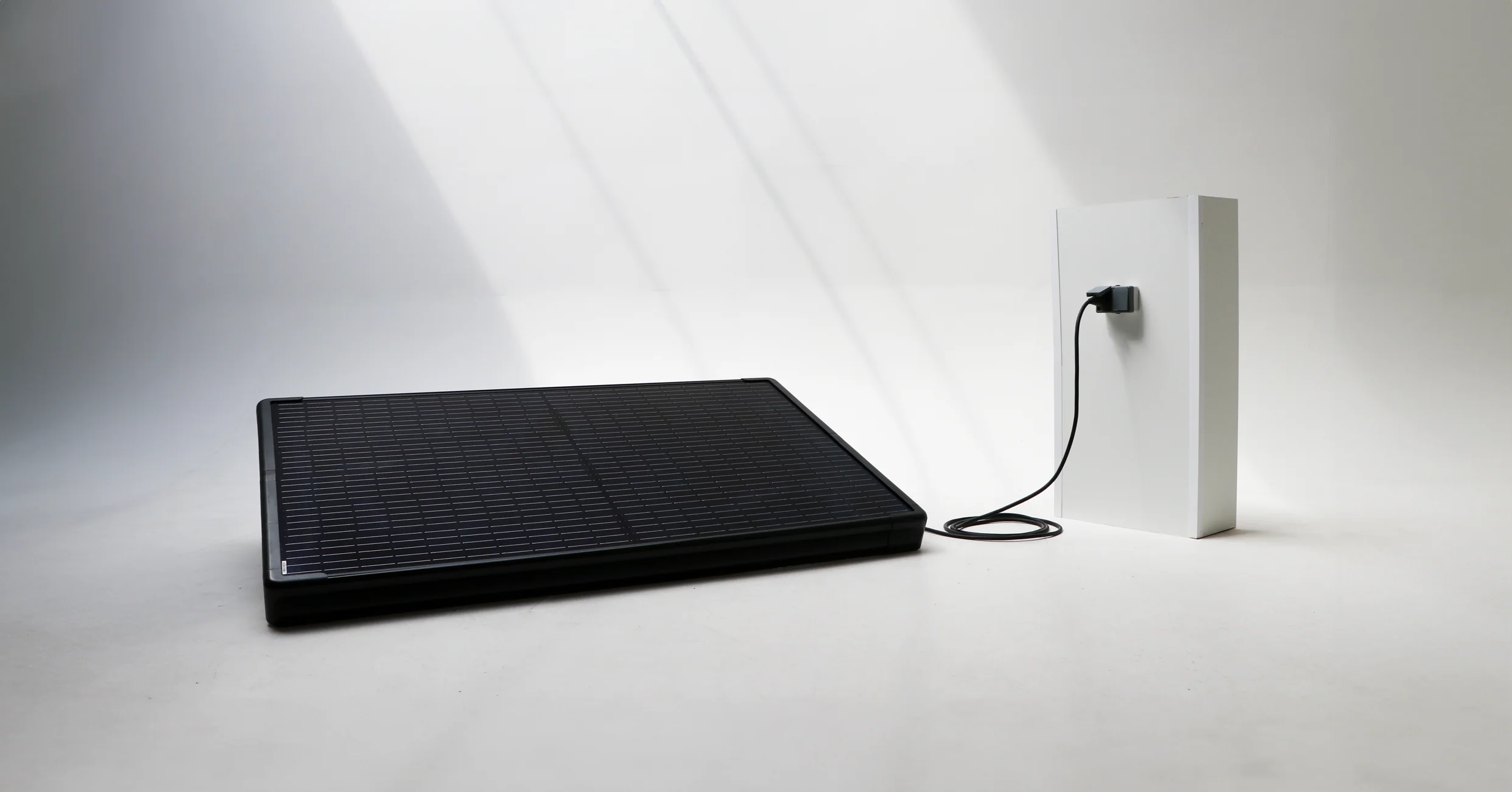 Supersola 310W, le panneau solaire plug & play posé en 5 minutes